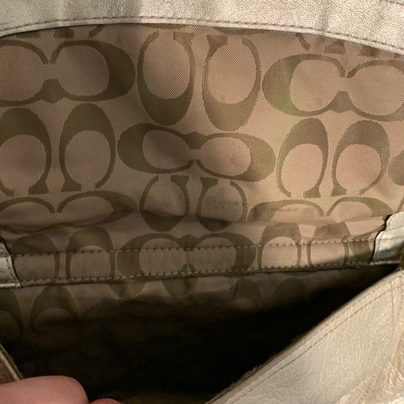 Coach purse! - Picture 4 of 4